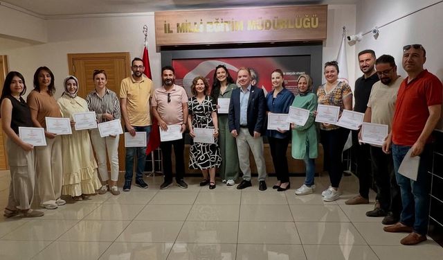 “Eğitimin Yüzyılında 100 Mümtaz Şahsiyet” Projesine Neşet Ertaş ve Prof. Dr. Erol Güngör Damgası