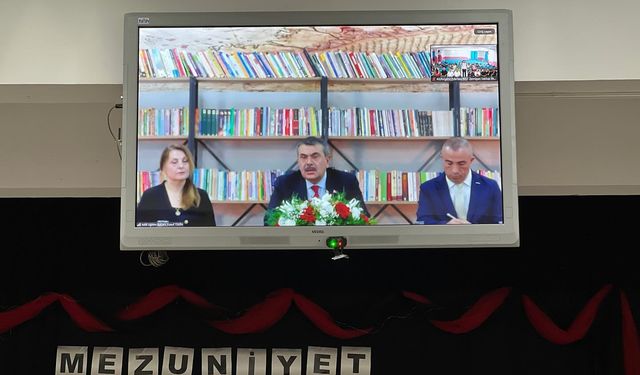 Milli Eğitim Bakanı Yusuf Tekin, Canlı Yayınla Öğretmenlere Seslendi