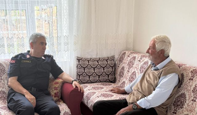 İl Jandarma Komutanı Şehit Ailesinin Kapısını Çaldı