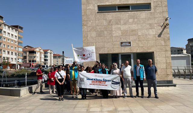 Kentpark’ta Sağlık İçin Yürüdüler: “İdeal Kilonu Öğren, Sağlıklı Yaşa”