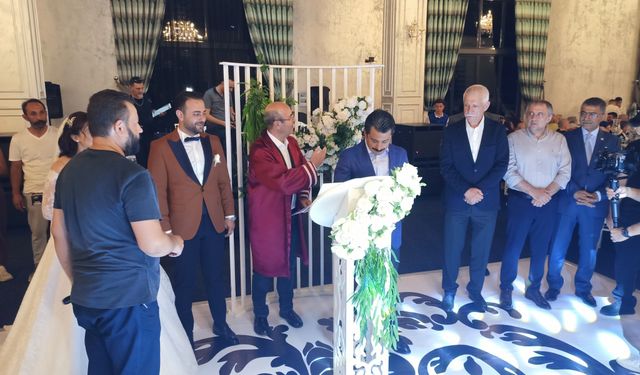 Vali, Milletvekili ve Belediye Başkanı Genç Çiftin Mutluluğuna Ortak Oldu