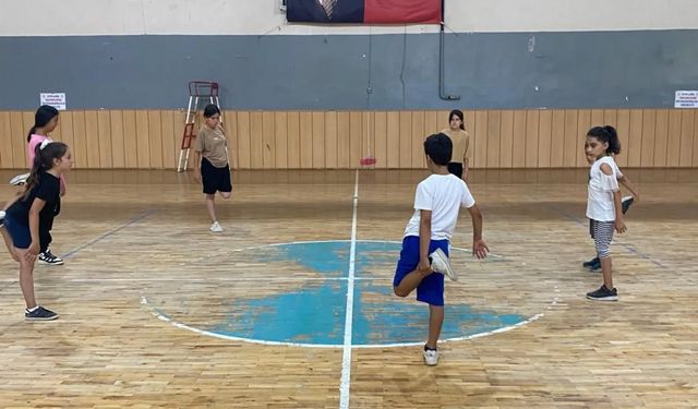 Mucur’da GSB Spor Okulları Kapsamında Atletizm Kursları Devam Ediyor
