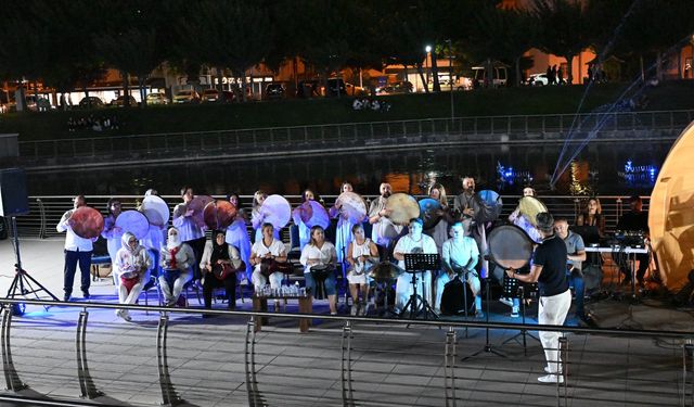 Kırşehir’de Ritim Dolu Akşam: Sahne Sanatları Topluluğu Kentpark’ta