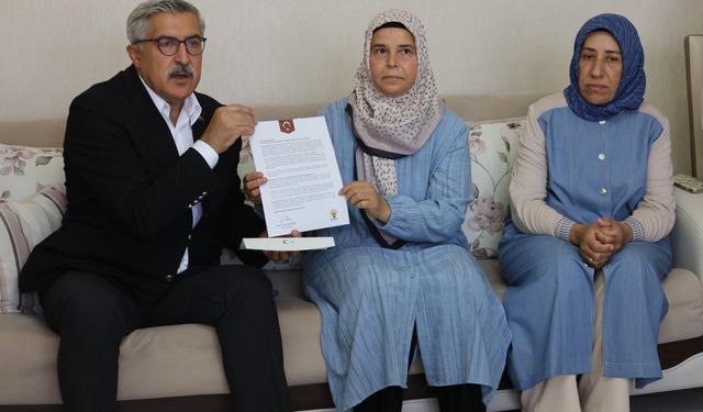 AK Partili Yayman, Hatay’da şehit ailesini CB Erdoğan ile konuşturdu
