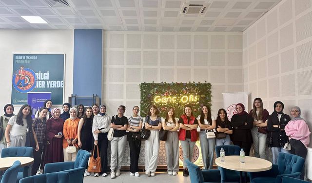 Gençler “Genç Ofis”te Mutluluğu Buldu !