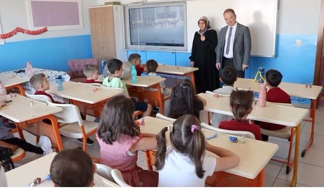 Müdür Gülşen’den Öğrencilere Uyum Haftası Ziyareti