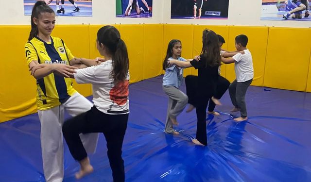 Bektaş Güneş Eşliğinde Taekwondo Antrenmanları Devam Ediyor !