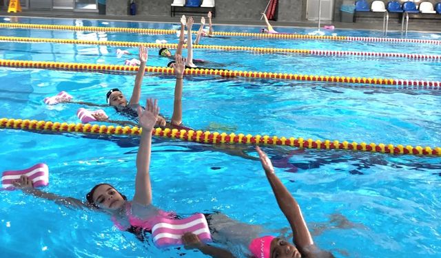Antrenörler Kartal ve Bayır, Genç Yetenekleri Su Sporlarına Kazandırıyor