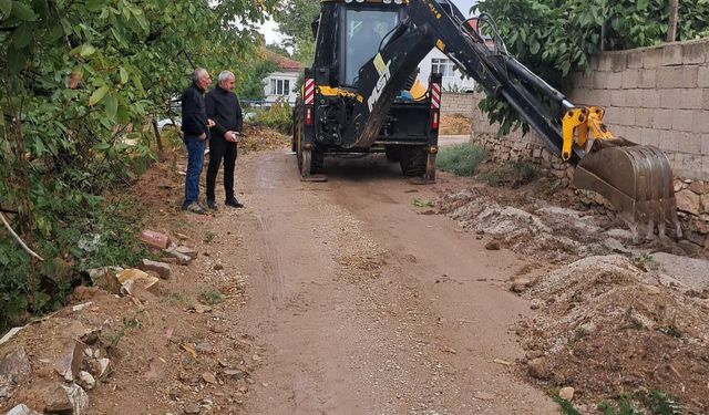 Özbağ Belediyesi’nden Kızılca Mahallesi’nde Üst Yapı Hamlesi