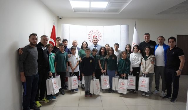 Kırşehir’de Cumhuriyet Koşusu Ödülleri Sahiplerini Buldu!