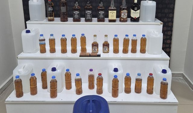 Kırşehir'de 40 litre etil alkol ve 21 litre sahte içki ele geçirildi