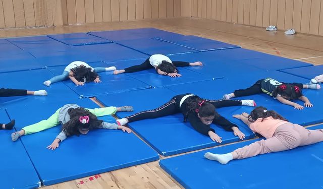 Mucur Spor Salonu’nda Cimnastik Heyecanı Sürüyor
