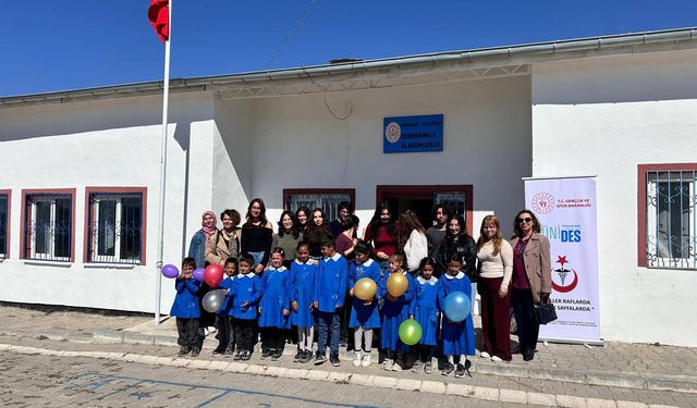 GENÇLİK MERKEZİNDEN ANLAMLI PROJE: “HAYALLER RAFLARDA, GELECEK SAYFALARDA”