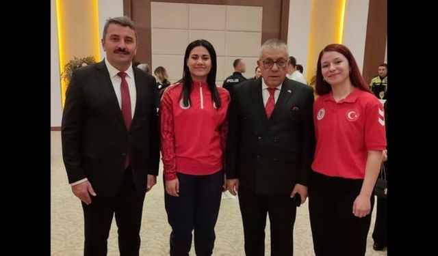 Arif Kılıç Kırşehir’i gururlandıran gençleri kutladı