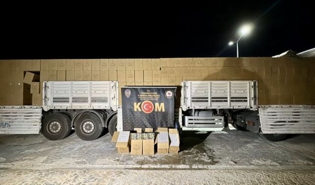 Kırşehir'de tırın dorsesinde 9 milyon 800 bin makaron ele geçirildi