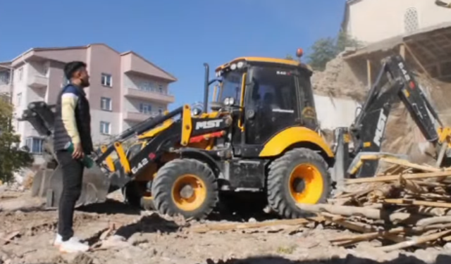 Mucur’da Metruk Bina Yıkımları Sürüyor