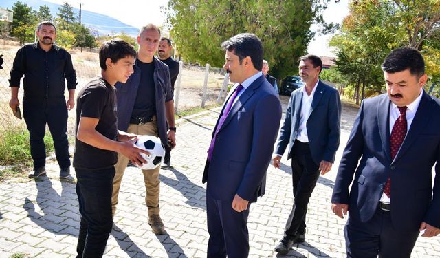 Vali Demiryürek Toklumen Köyü’nde Vatandaşlarla Buluştu