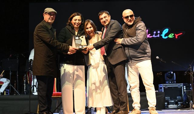 Cumhuriyet Konseri’nde Kardeş Türküler Sahne Aldı