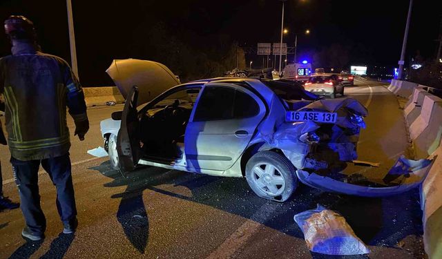 Feci kaza: Bariyere çarpıp takla attı, 2 yaralı