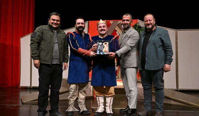 “Uşak Kral ve Ötekiler” Büyük Beğeni Topladı