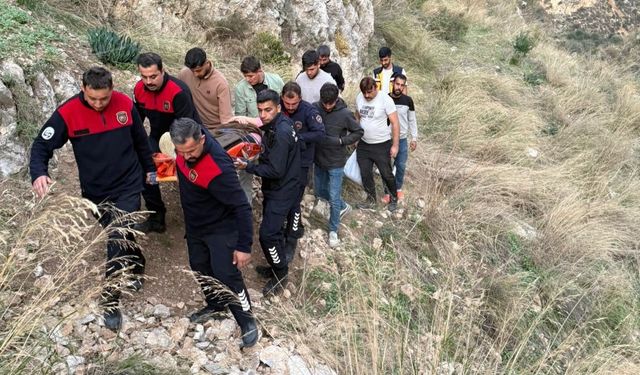 Yürüyüş esnasında kayalıklardan düşen şahıs yaralandı