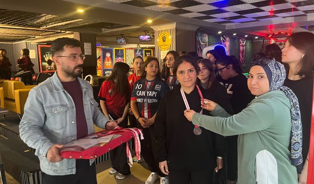 Kırşehir’de Genç Kızlar Bowling İl Birinciliği Müsabakaları Tamamlandı