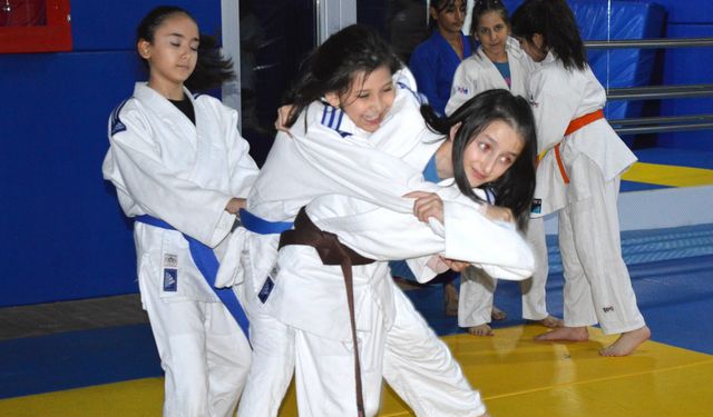 Kırşehir'de Judo Antrenmanları Aralıksız Sürüyor