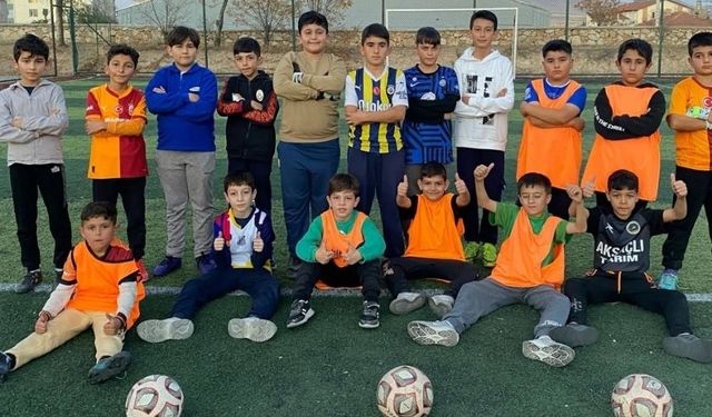 Mucur’da GSB Spor Okulları Futbol Antrenmanları Devam Ediyor