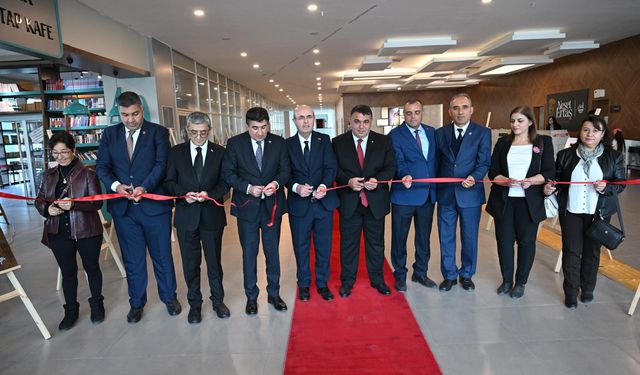 Kırşehir’de “Atamızın İzinde” Fotoğraf Sergisi Açıldı