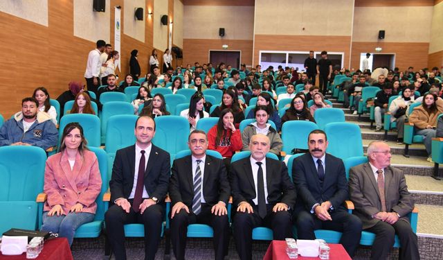 İdare Mahkemesi Başkanı Mehmet Ali Gürer, KAEÜ’de Öğrencilerle Buluştu