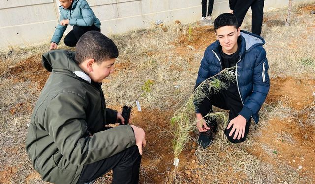 Kırşehir’de Öğrenciler Şehitler İçin Fidan Dikti!