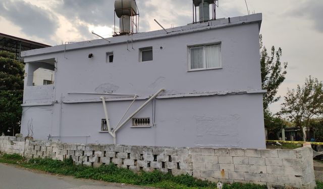 Eşi banyoya mezar kazıp gömmüştü, çocuklarının haber alamaması üzerine kadının cansız bedeni bulundu