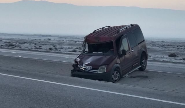 Hafif ticari araç takla attı: 1 yaralı