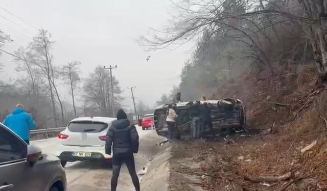 Bolu-Abant yolunda kontrolden çıkan araç, takla attı