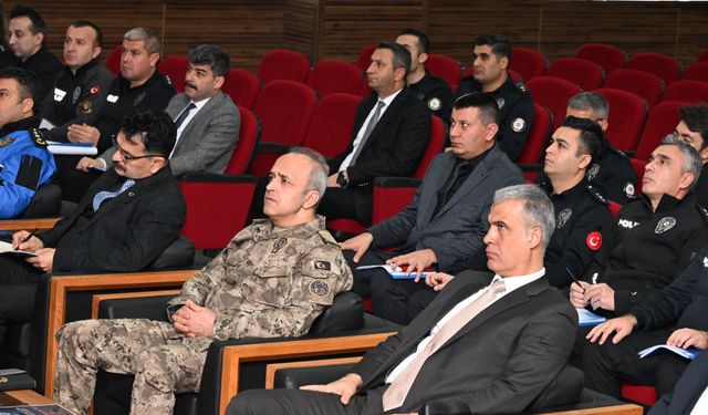 Kırşehir Emniyetinde Aylık Değerlendirme Toplantısı