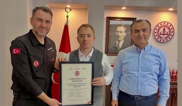 Afet Barınma Belgesi İl Müdürüne Sunuldu