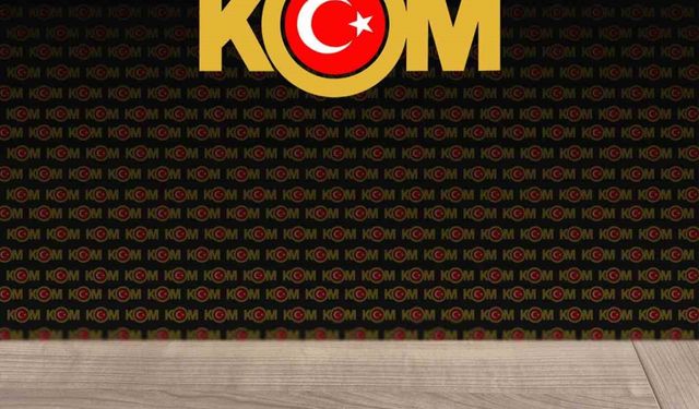 Ehliyet sınavında kopya düzeneğiyle yakalandılar