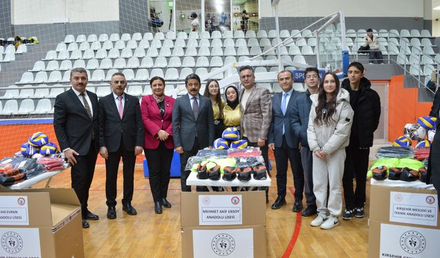 Kırşehir’de Amatör Kulüplere Malzeme Desteği