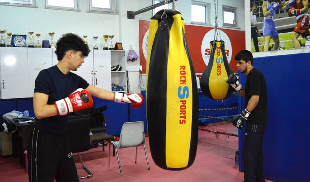 Bu Salondan Pes Etmeyen Sporcular Çıkıyor