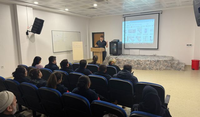 Evde Sağlık Personeline Yara Bakım Eğitimi Verildi