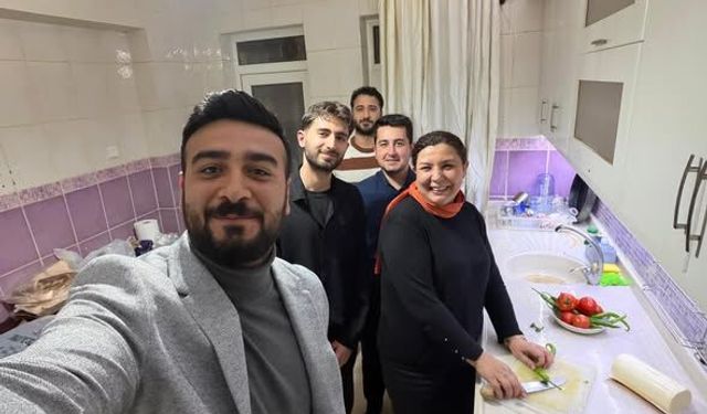 Seher Ünsal Gençlerle Sahurda Buluştu