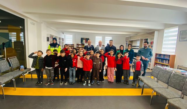 Çiçekdağı’nda Öğrencilere Jandarma Meslek Tanıtımı