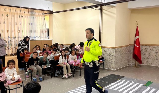 Çiçekdağı’nda Miniklere Trafik Bilinci Eğitimi