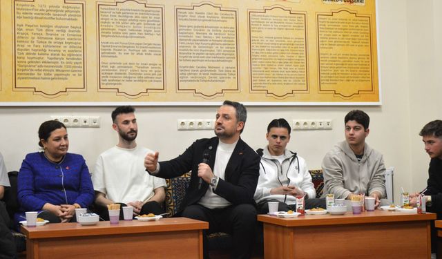 Bakan Yardımcısı Eminoğlu, Öğrencilerle Sahurda Buluştu