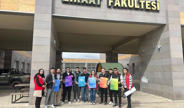 Üniversiteli Gençlere Sahne Çağrısı