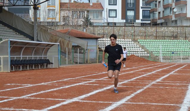 Genç Atletler Ahi Stadı’nda Ter Döktü