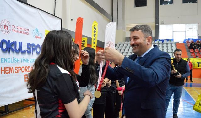 Kırşehir Spor Salonu’nda Futsal Coşkusu