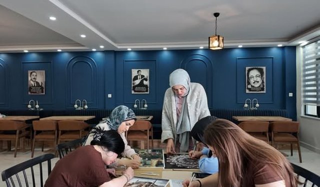 Çiçekdağı Sanat Kafe’de Emek Sanata Dönüşüyor