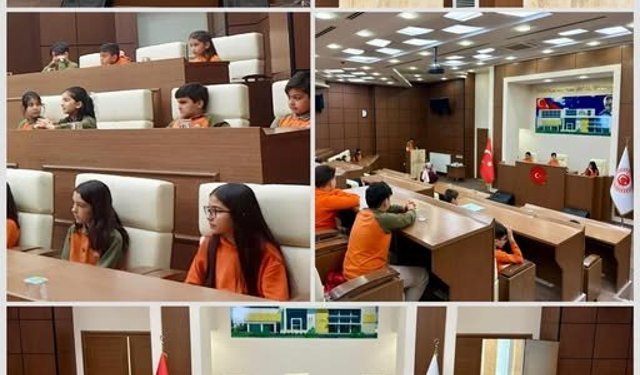Kırşehir'de Minikler 23 Nisan’da Meclis Kürsüsüne Çıktı