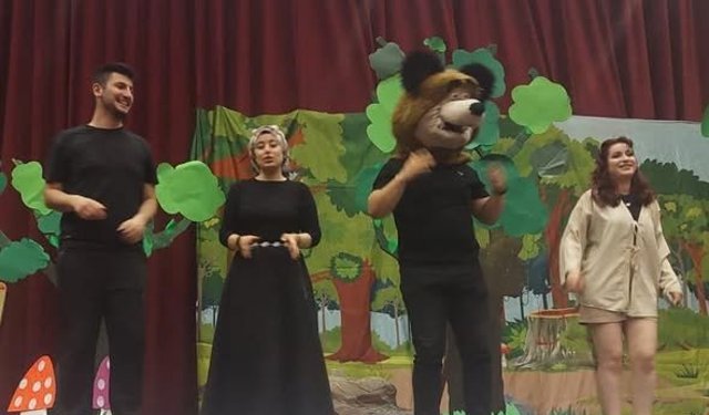 Kırşehir Şehir Tiyatrosu Denizli’de Sahne Aldı